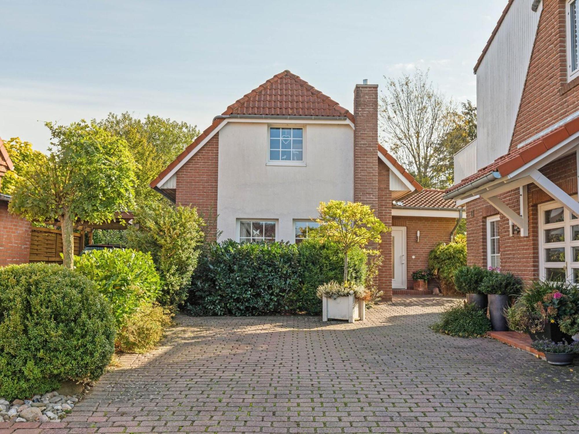 Enticing Holiday Home In Oldenburg With Garden Near Sea Dannau Exterior photo
