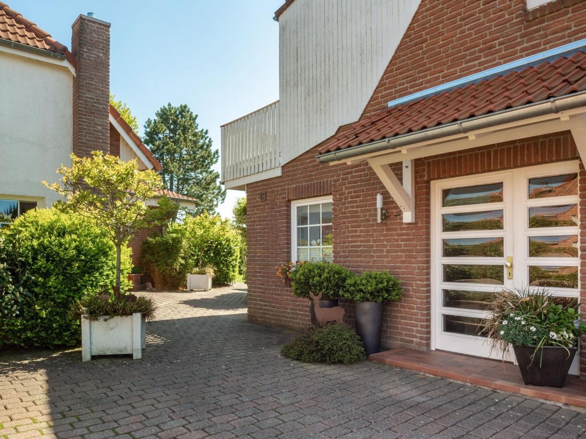 Enticing Holiday Home In Oldenburg With Garden Near Sea Dannau Exterior photo