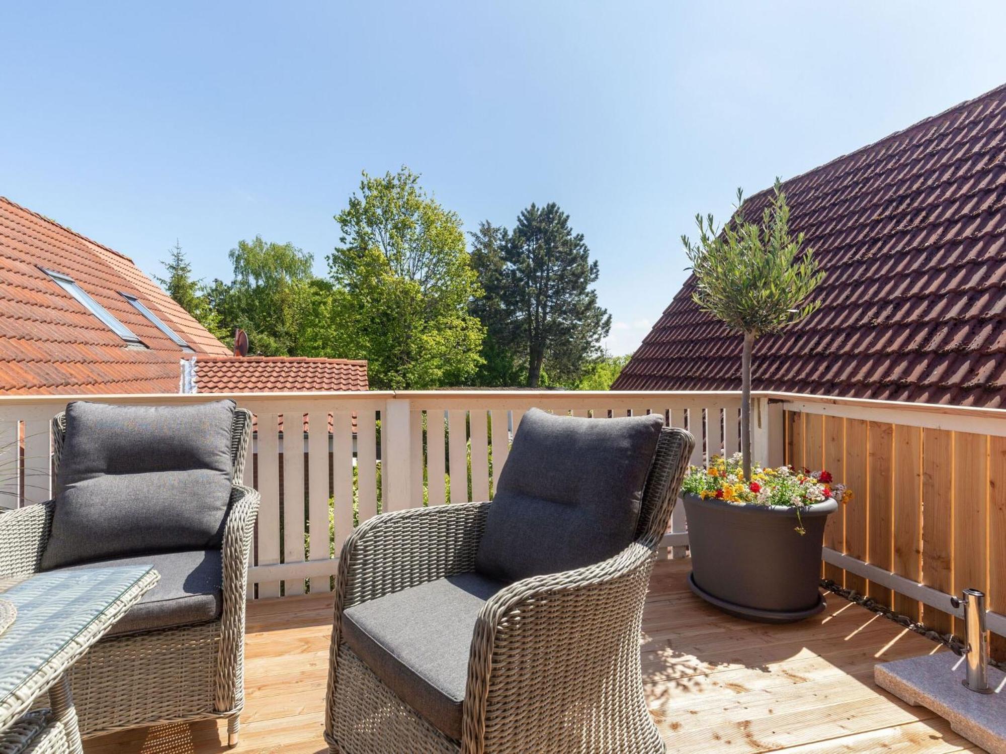 Enticing Holiday Home In Oldenburg With Garden Near Sea Dannau Exterior photo