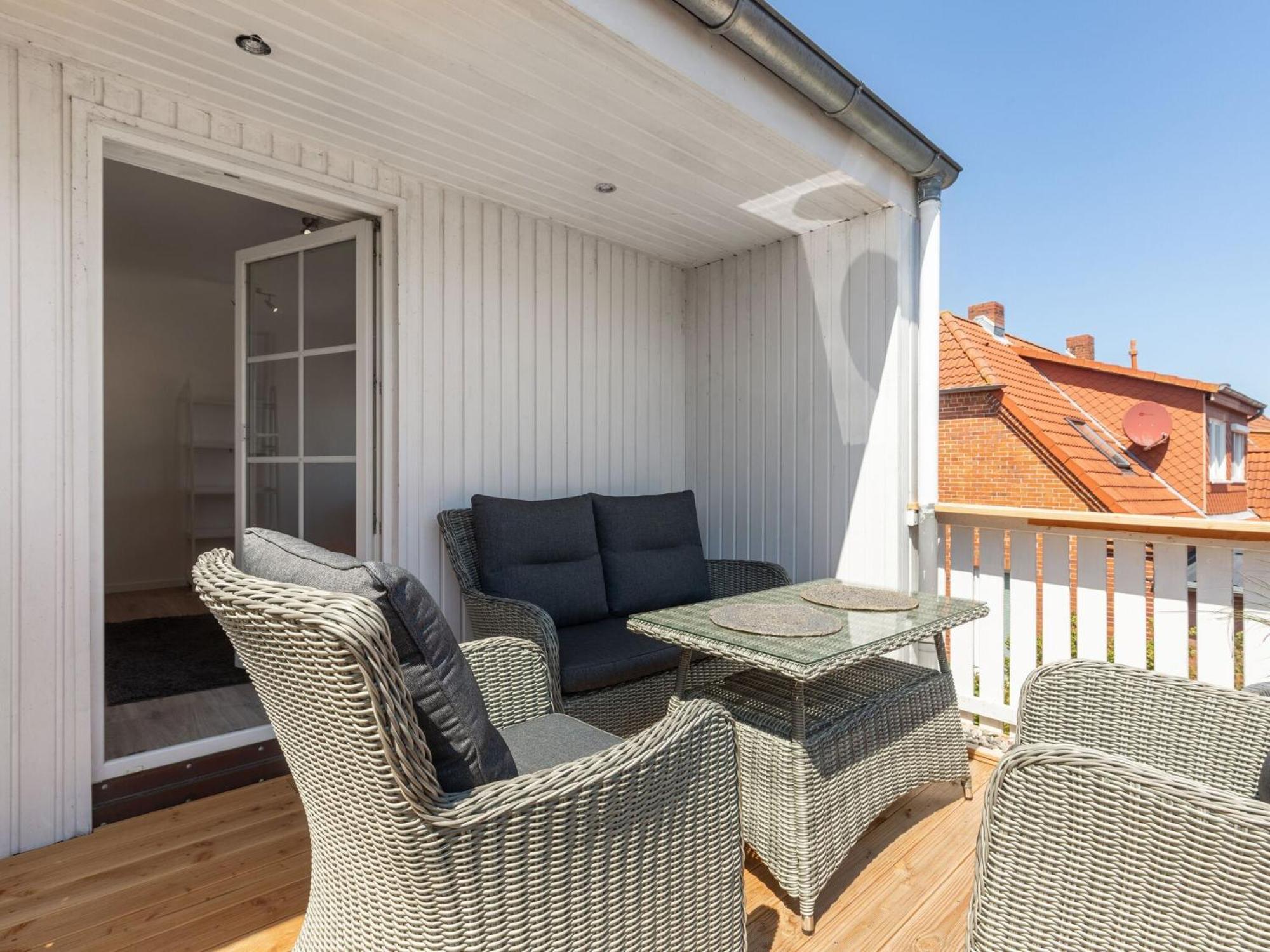 Enticing Holiday Home In Oldenburg With Garden Near Sea Dannau Exterior photo